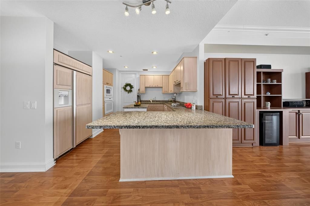For Sale: $1,450,000 (2 beds, 2 baths, 1940 Square Feet)