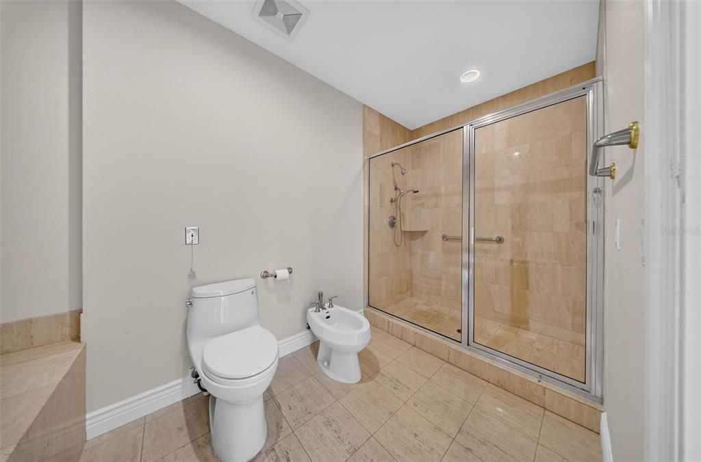 For Sale: $1,450,000 (2 beds, 2 baths, 1940 Square Feet)