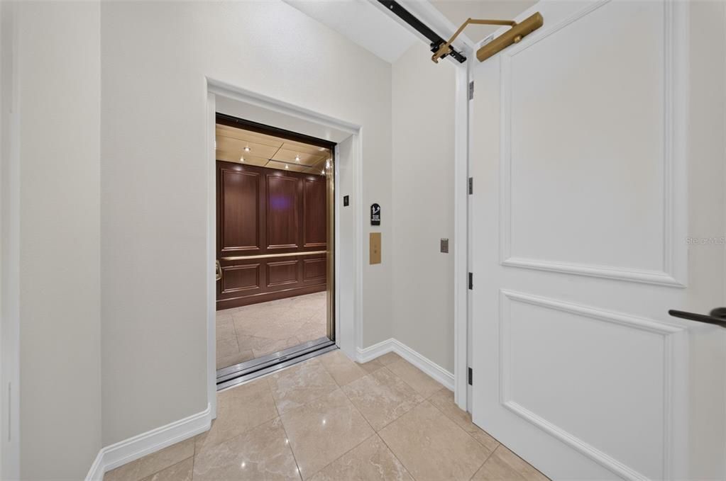 For Sale: $1,450,000 (2 beds, 2 baths, 1940 Square Feet)