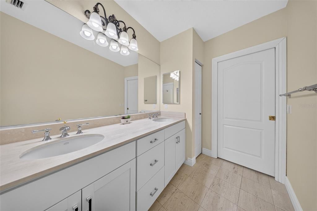 For Sale: $1,450,000 (2 beds, 2 baths, 1940 Square Feet)