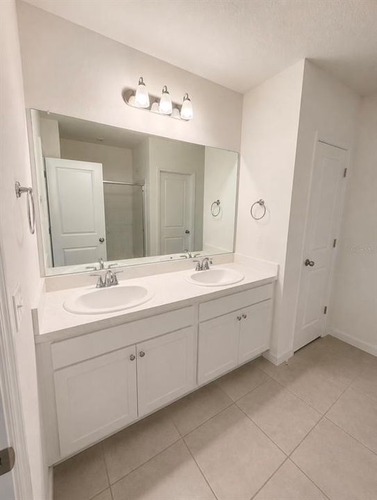 For Sale: $369,900 (4 beds, 3 baths, 2124 Square Feet)