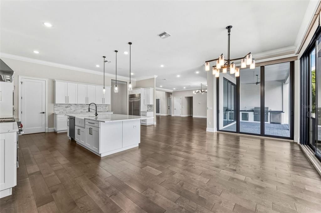 For Sale: $2,899,000 (5 beds, 5 baths, 5863 Square Feet)