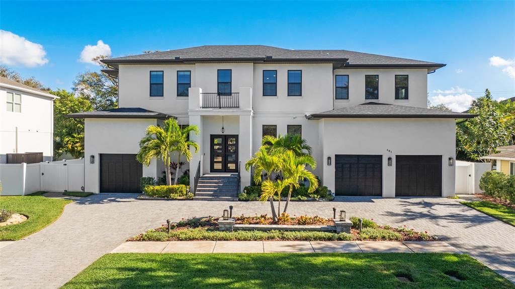 For Sale: $2,899,000 (5 beds, 5 baths, 5863 Square Feet)