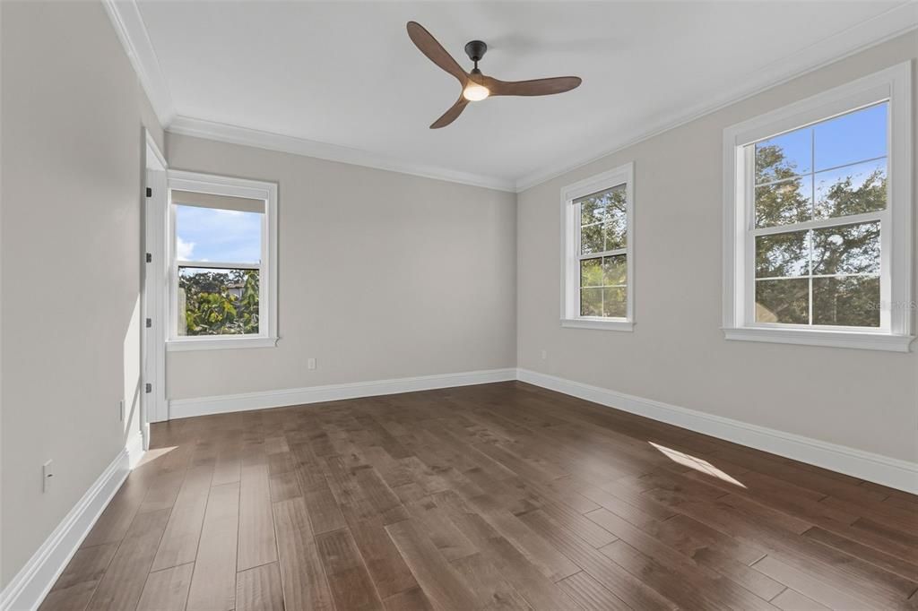 For Sale: $2,899,000 (5 beds, 5 baths, 5863 Square Feet)