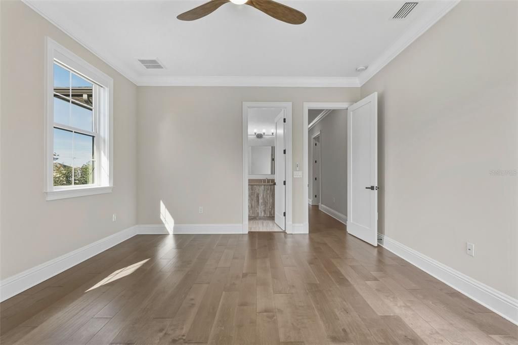For Sale: $2,899,000 (5 beds, 5 baths, 5863 Square Feet)