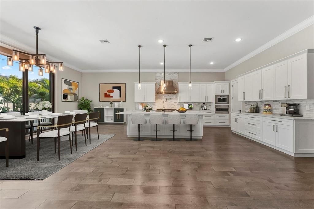 For Sale: $2,899,000 (5 beds, 5 baths, 5863 Square Feet)