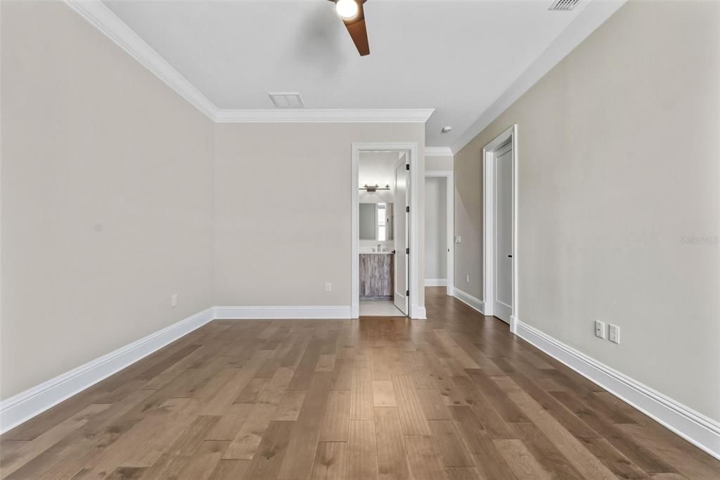 For Sale: $2,899,000 (5 beds, 5 baths, 5863 Square Feet)