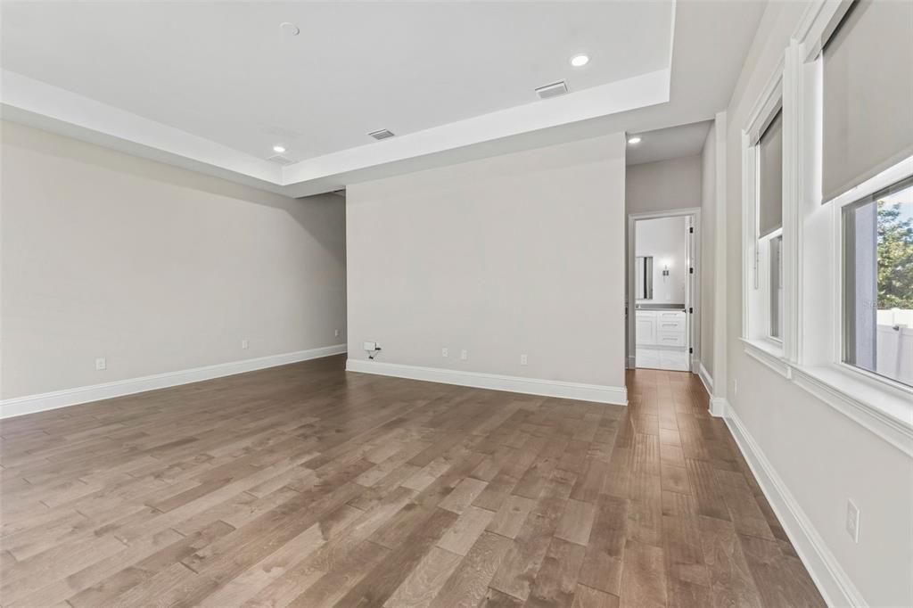 For Sale: $2,899,000 (5 beds, 5 baths, 5863 Square Feet)