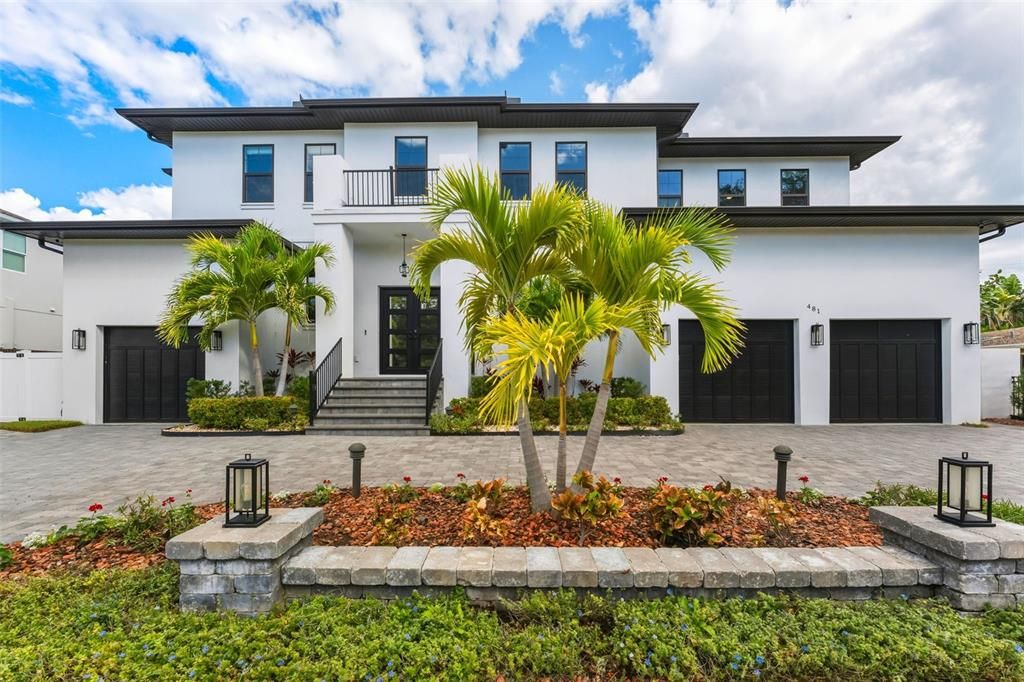 For Sale: $2,899,000 (5 beds, 5 baths, 5863 Square Feet)