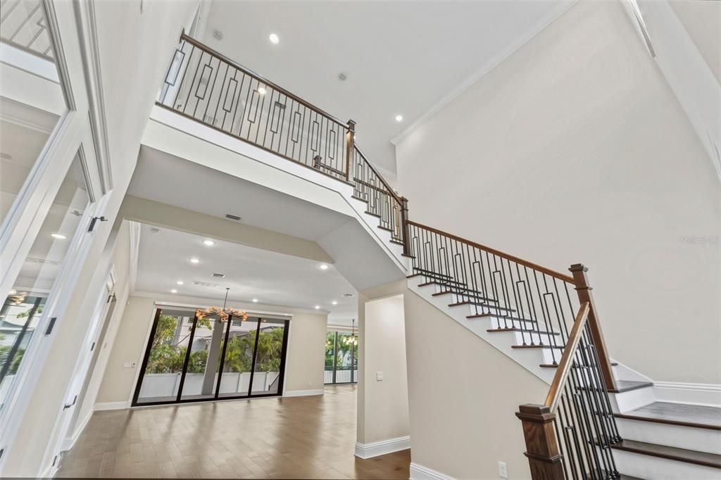 For Sale: $2,899,000 (5 beds, 5 baths, 5863 Square Feet)