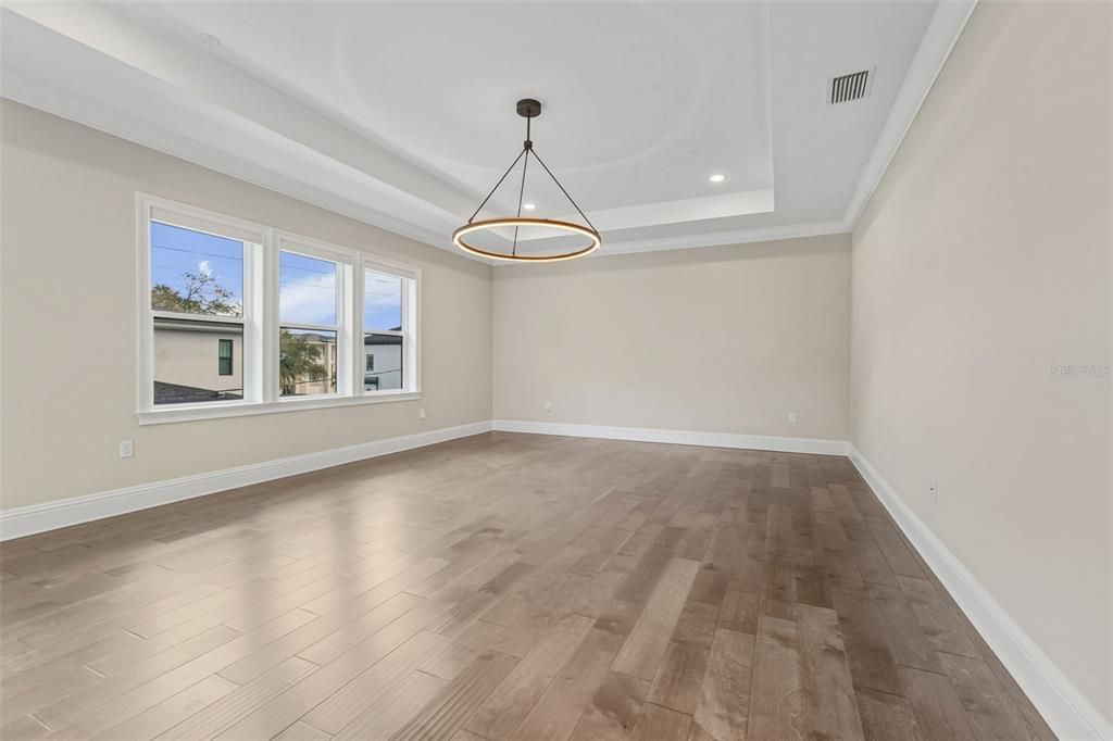For Sale: $2,899,000 (5 beds, 5 baths, 5863 Square Feet)