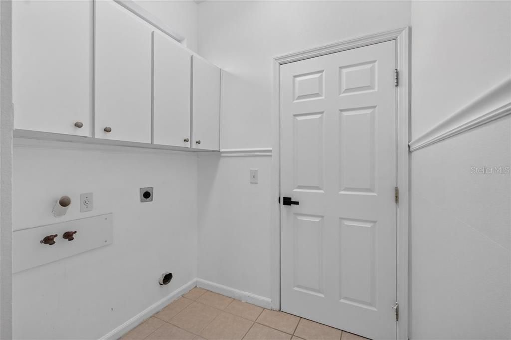 For Sale: $249,990 (3 beds, 2 baths, 1739 Square Feet)