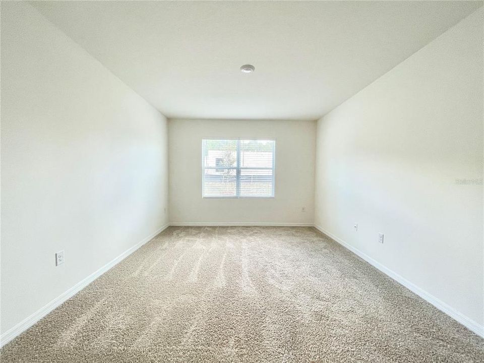 For Rent: $2,349 (4 beds, 2 baths, 1846 Square Feet)