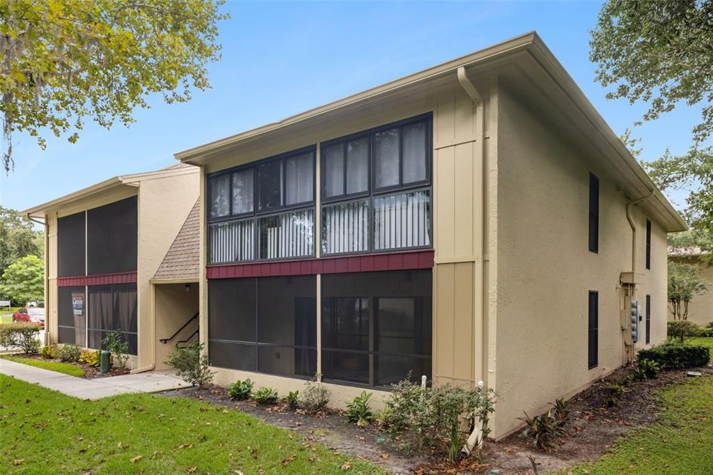 For Sale: $130,000 (1 beds, 1 baths, 710 Square Feet)