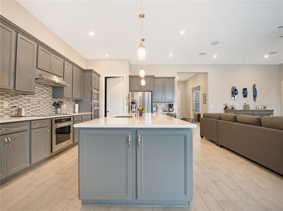 For Sale: $674,476 (3 beds, 3 baths, 2523 Square Feet)
