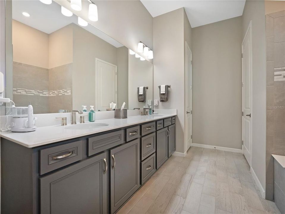 For Sale: $674,476 (3 beds, 3 baths, 2523 Square Feet)