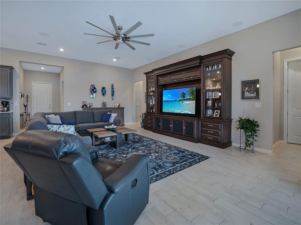 For Sale: $674,476 (3 beds, 3 baths, 2523 Square Feet)