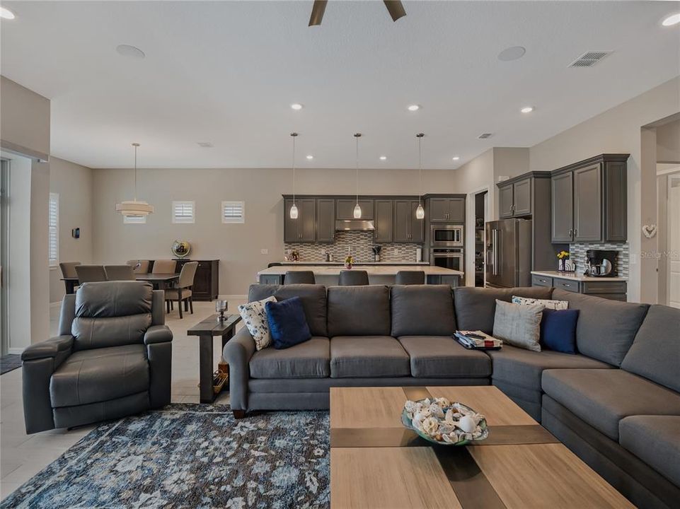 For Sale: $674,476 (3 beds, 3 baths, 2523 Square Feet)