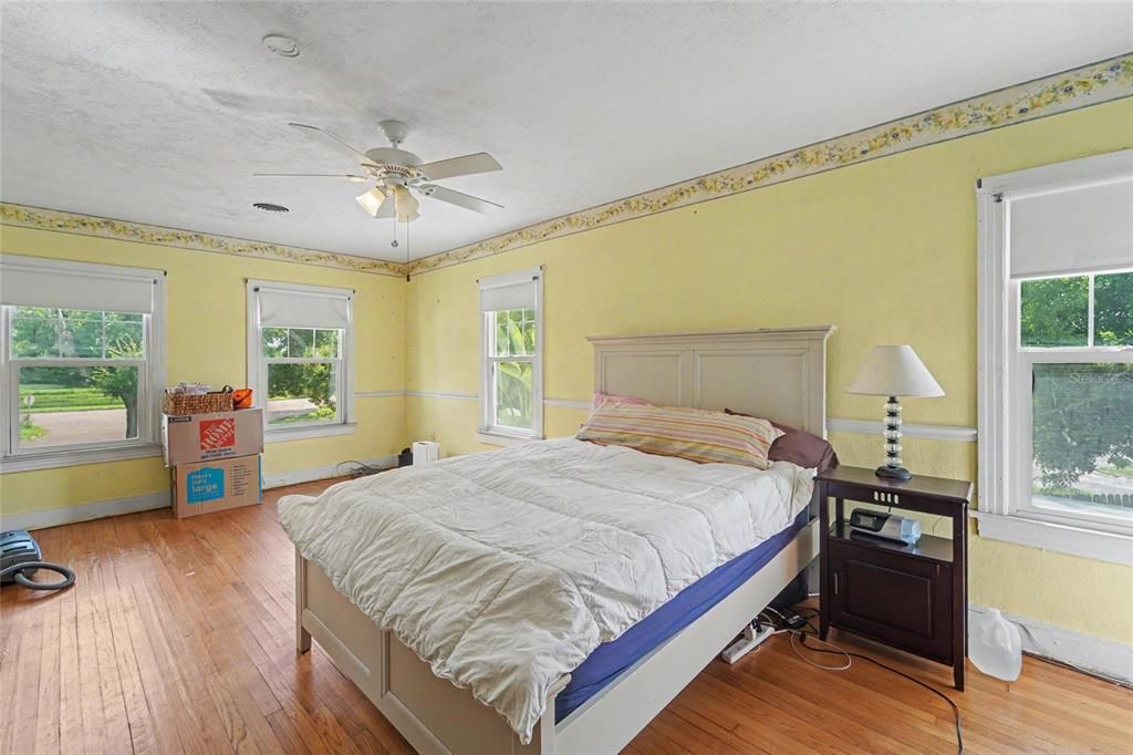 For Sale: $779,000 (3 beds, 2 baths, 2340 Square Feet)