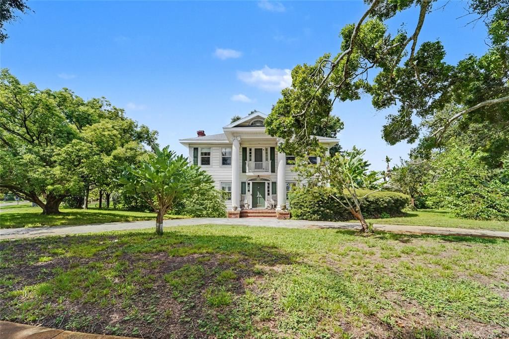 For Sale: $779,000 (3 beds, 2 baths, 2340 Square Feet)