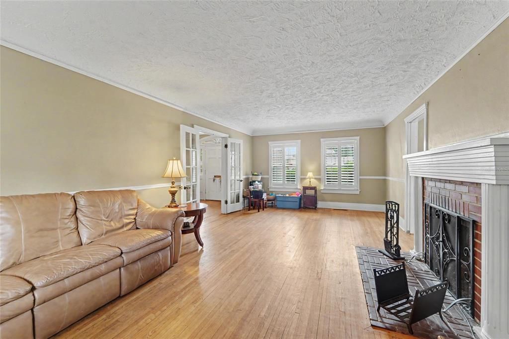 For Sale: $779,000 (3 beds, 2 baths, 2340 Square Feet)