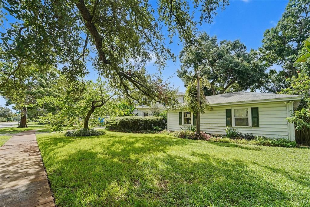For Sale: $779,000 (3 beds, 2 baths, 2340 Square Feet)