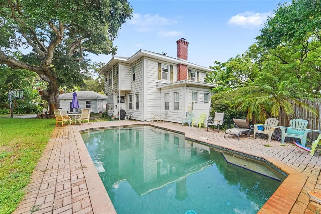 For Sale: $779,000 (3 beds, 2 baths, 2340 Square Feet)