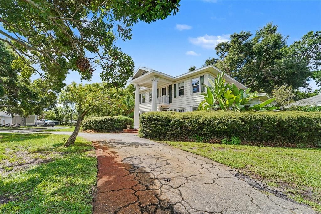 For Sale: $779,000 (3 beds, 2 baths, 2340 Square Feet)