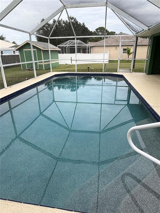 En Venta: $450,000 (3 camas, 2 baños, 2221 Pies cuadrados)