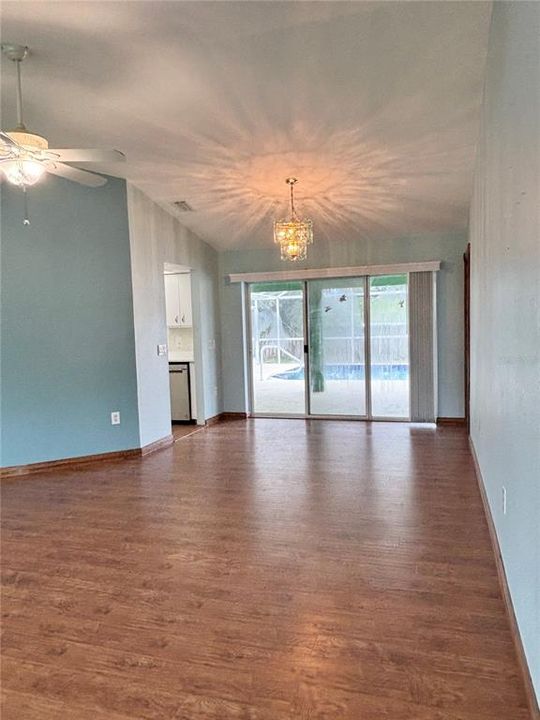 En Venta: $450,000 (3 camas, 2 baños, 2221 Pies cuadrados)