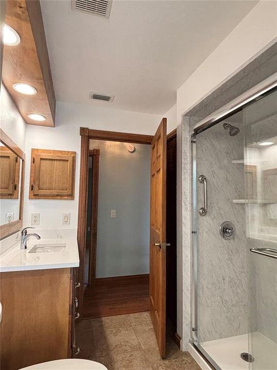 En Venta: $450,000 (3 camas, 2 baños, 2221 Pies cuadrados)