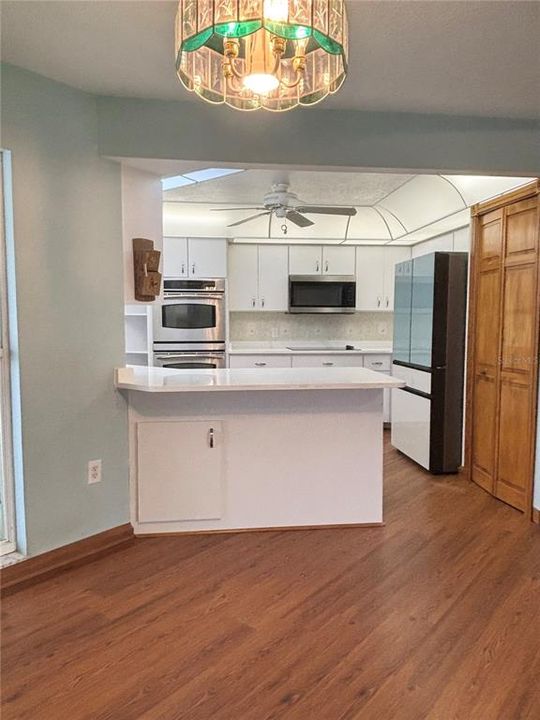 En Venta: $450,000 (3 camas, 2 baños, 2221 Pies cuadrados)