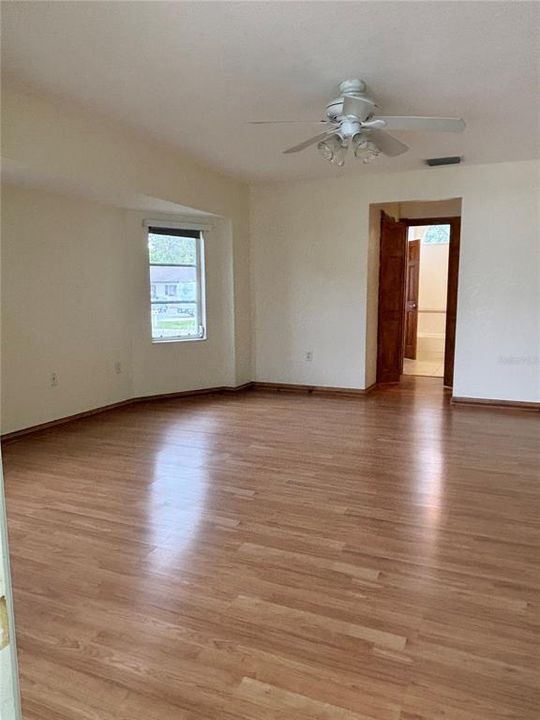 En Venta: $450,000 (3 camas, 2 baños, 2221 Pies cuadrados)