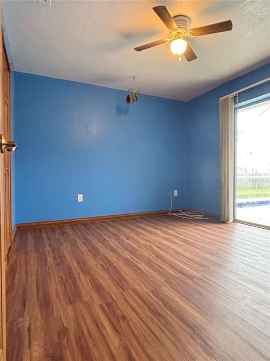 En Venta: $450,000 (3 camas, 2 baños, 2221 Pies cuadrados)