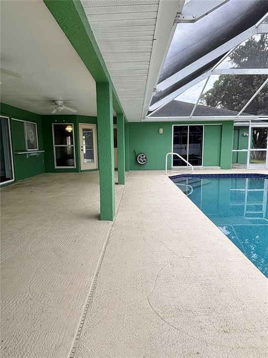En Venta: $450,000 (3 camas, 2 baños, 2221 Pies cuadrados)