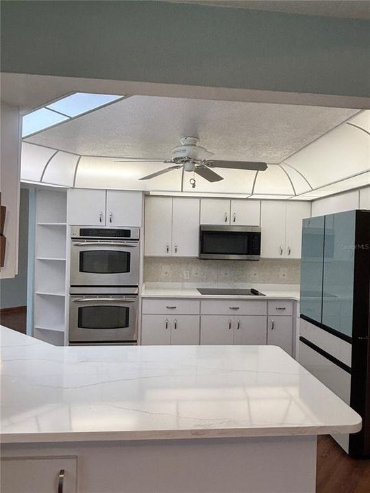En Venta: $450,000 (3 camas, 2 baños, 2221 Pies cuadrados)