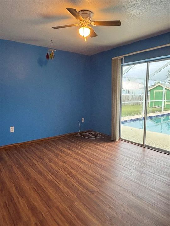 En Venta: $450,000 (3 camas, 2 baños, 2221 Pies cuadrados)