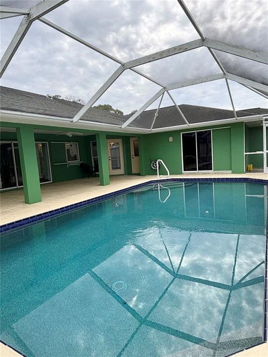 En Venta: $450,000 (3 camas, 2 baños, 2221 Pies cuadrados)