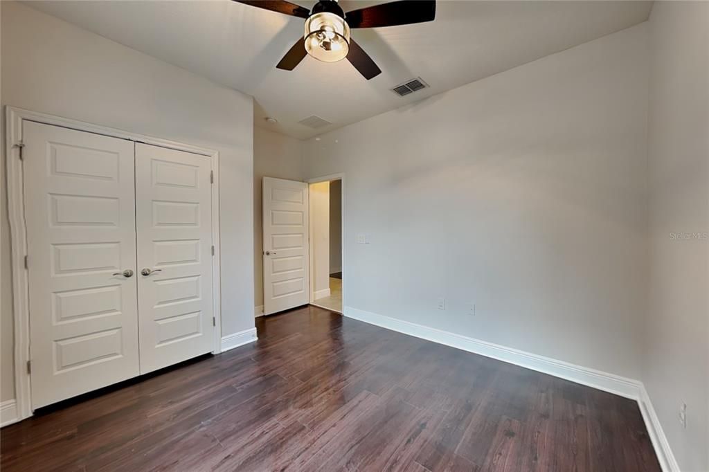 For Rent: $2,950 (3 beds, 2 baths, 1921 Square Feet)