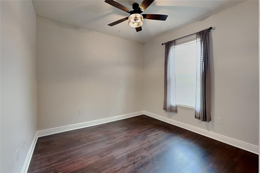 For Rent: $2,950 (3 beds, 2 baths, 1921 Square Feet)