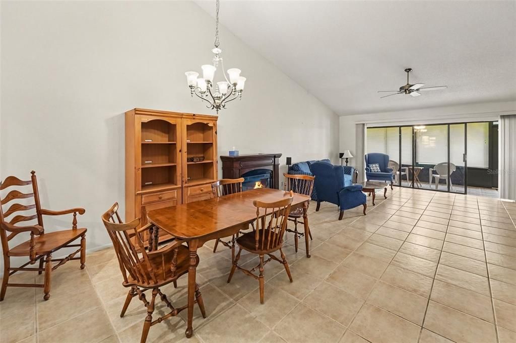 En Venta: $299,000 (2 camas, 2 baños, 1380 Pies cuadrados)