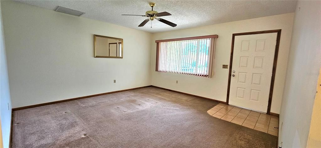For Sale: $165,000 (2 beds, 2 baths, 1102 Square Feet)