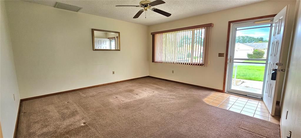 For Sale: $165,000 (2 beds, 2 baths, 1102 Square Feet)