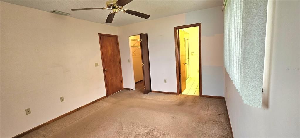 For Sale: $165,000 (2 beds, 2 baths, 1102 Square Feet)