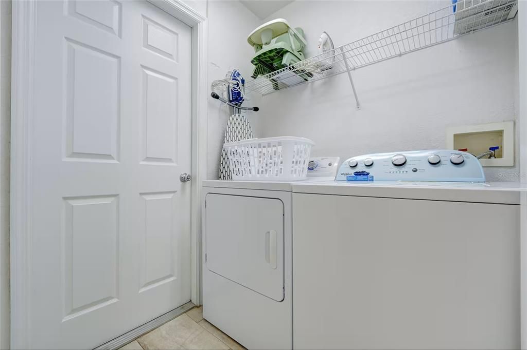 На продажу: $475,000 (4 спален, 2 ванн, 2045 Квадратных фут)