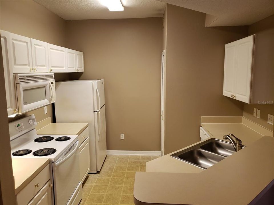 For Rent: $1,250 (1 beds, 1 baths, 709 Square Feet)