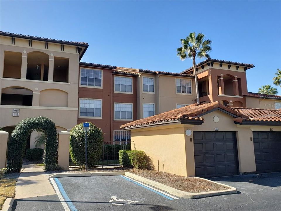 For Rent: $1,250 (1 beds, 1 baths, 709 Square Feet)