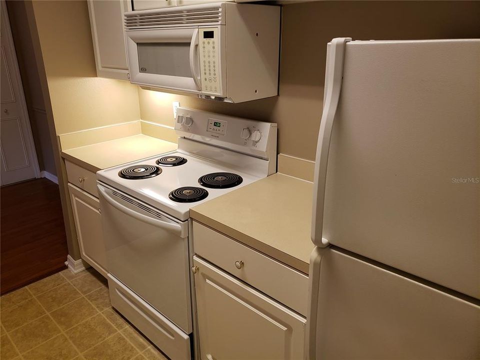 For Rent: $1,250 (1 beds, 1 baths, 709 Square Feet)