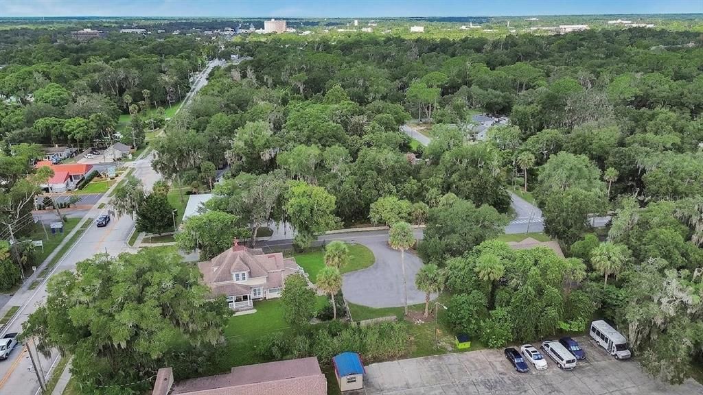 For Sale: $548,000 (5 beds, 3 baths, 2024 Square Feet)
