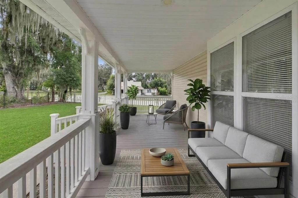 For Sale: $548,000 (5 beds, 3 baths, 2024 Square Feet)